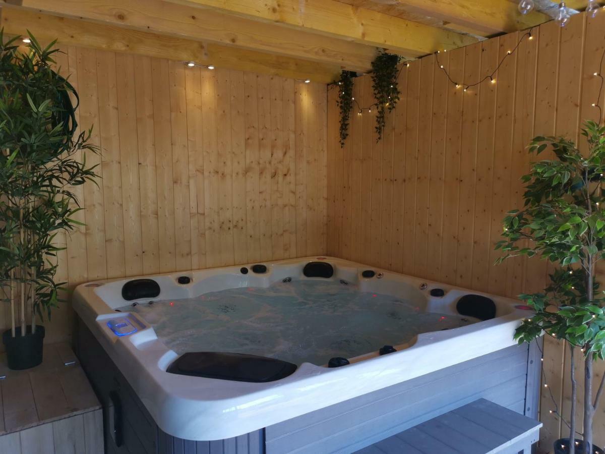 Domaine Lvd Avec Spa, Bois Et Riviere Privee La Bloutiere Exterior photo